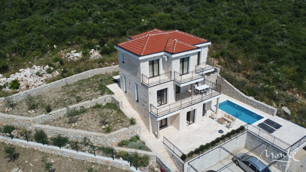 eksklyuzivnaya kamennaya villa s vidom na more v rezhevichah 02