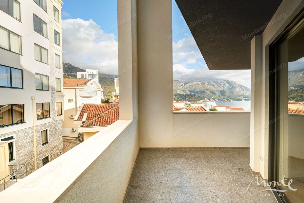 kvartira s 1 spalnej v sovremennom komplekse s bassejnom bechichi 14