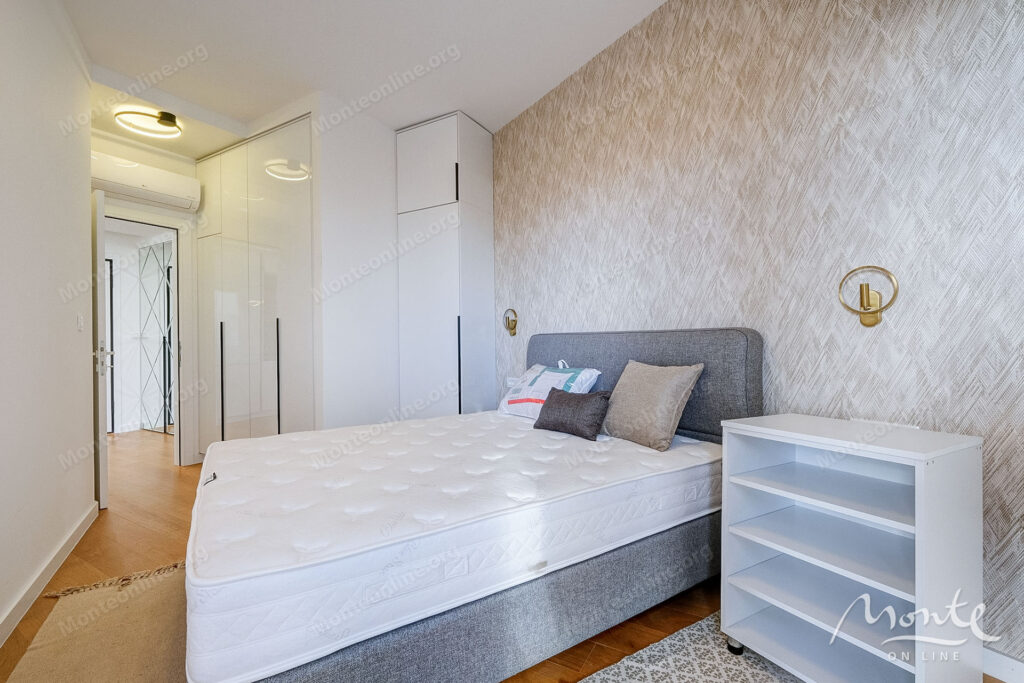 kvartira s 1 spalnej v zakrytom zhilom komplekse u morya bechichi 11