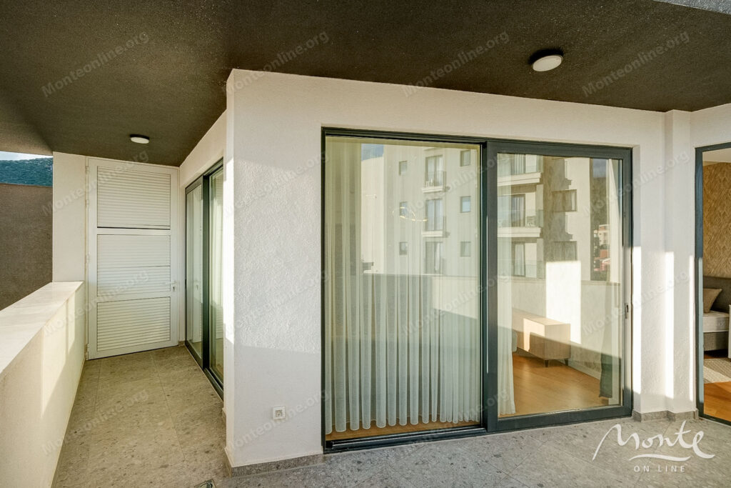 kvartira s 1 spalnej v zakrytom zhilom komplekse u morya bechichi 16