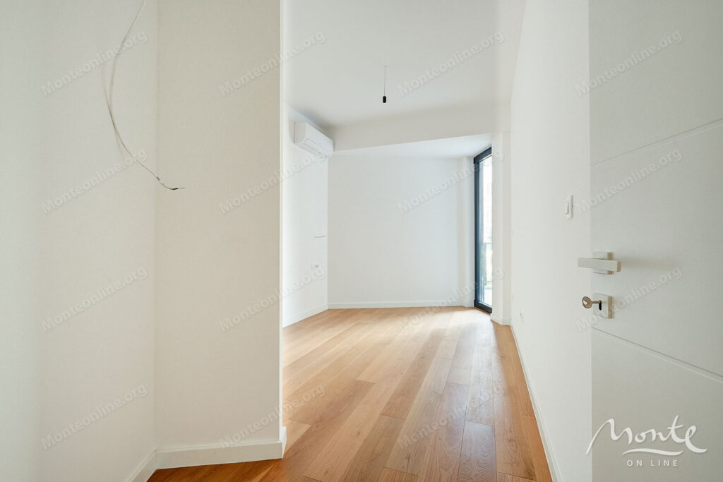 kvartira s 1 spalnej v zhilom komplekse s bassejnom bechichi 04