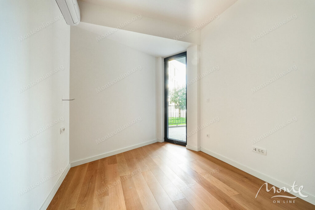 kvartira s 1 spalnej v zhilom komplekse s bassejnom bechichi 05