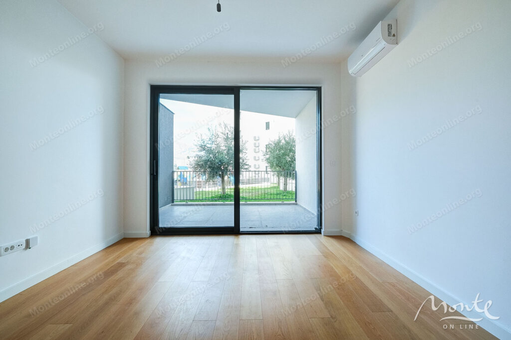 kvartira s 1 spalnej v zhilom komplekse s bassejnom bechichi 07