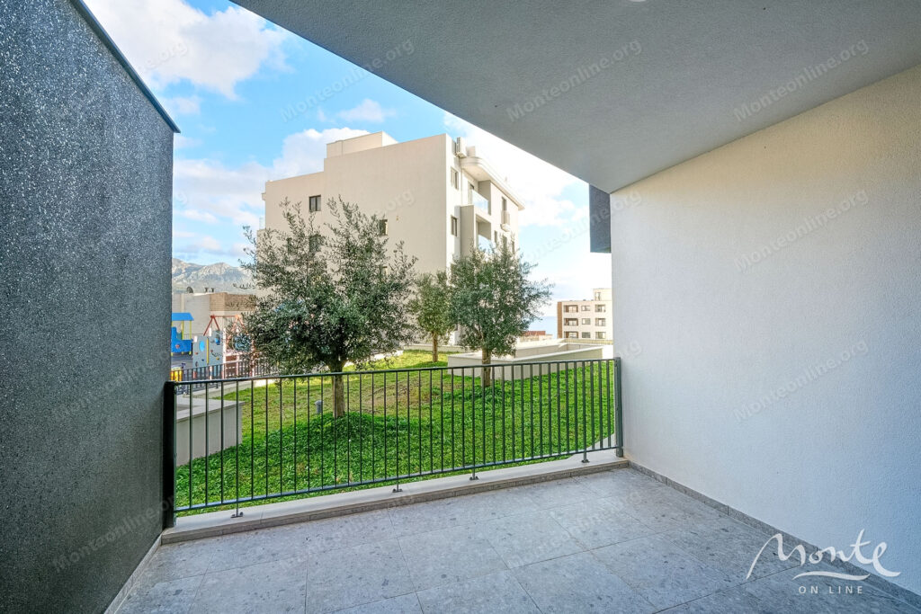 kvartira s 1 spalnej v zhilom komplekse s bassejnom bechichi 09