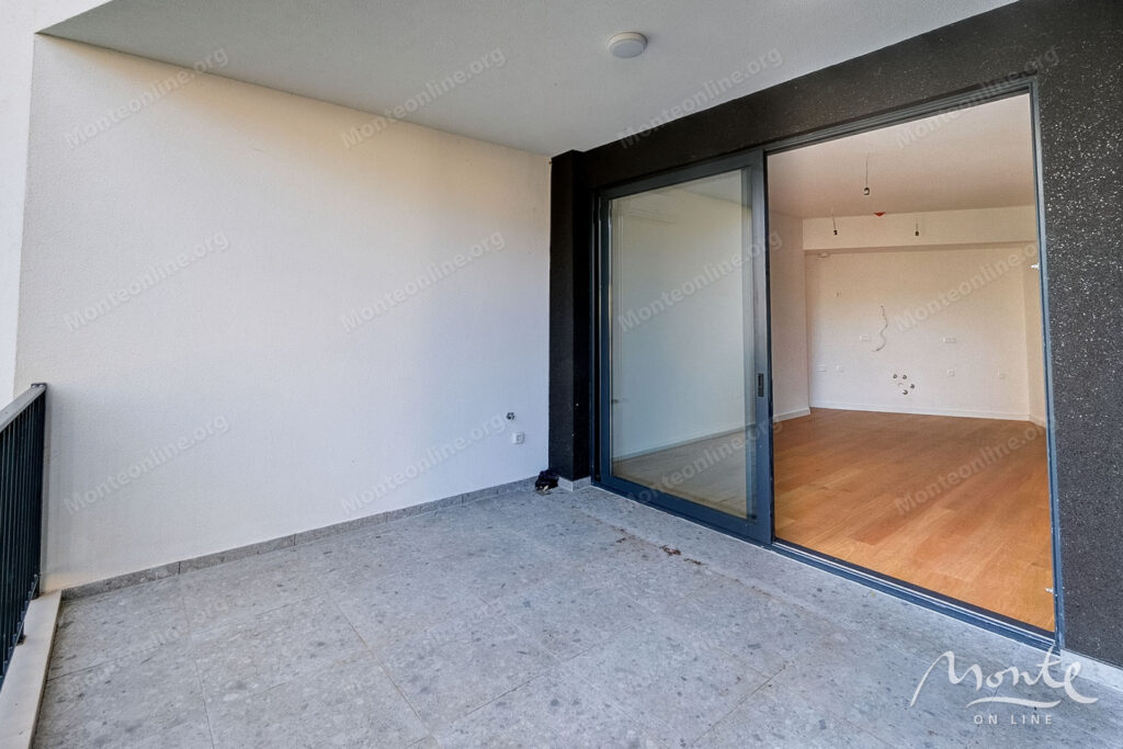 kvartira s 1 spalnej v zhilom komplekse s bassejnom bechichi 13