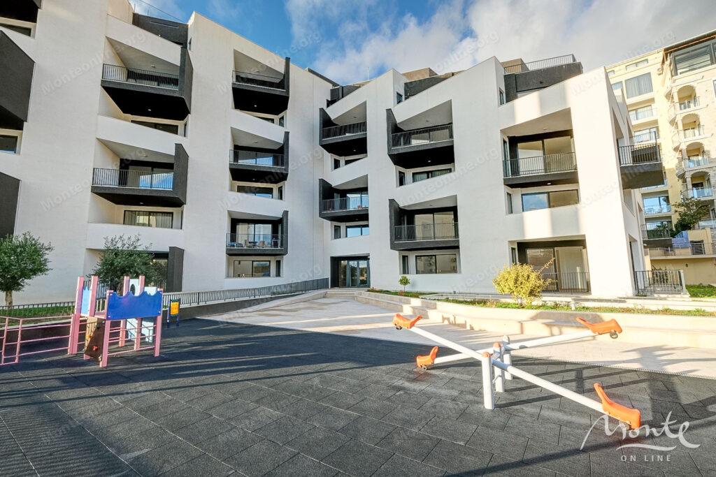 kvartira s 1 spalnej v zhilom komplekse s bassejnom bechichi 16