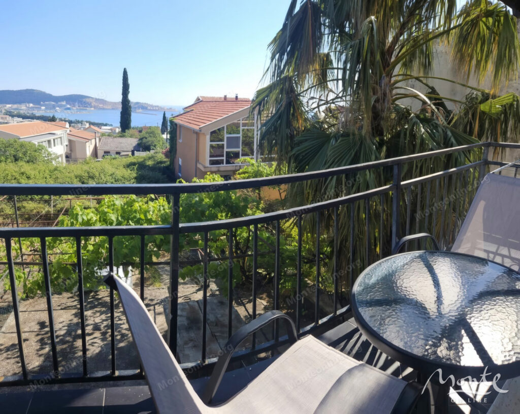 kvartira s 2 spalnyami i vidom na more v shushani bar 01