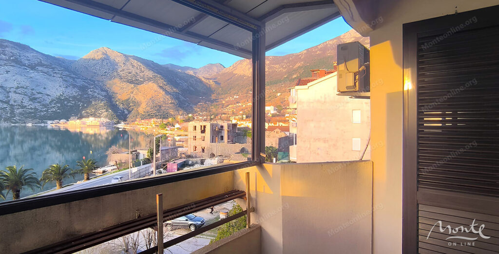 kvartira s 2 spalnyami v risane prakticheski pervaya liniya ot morya 02