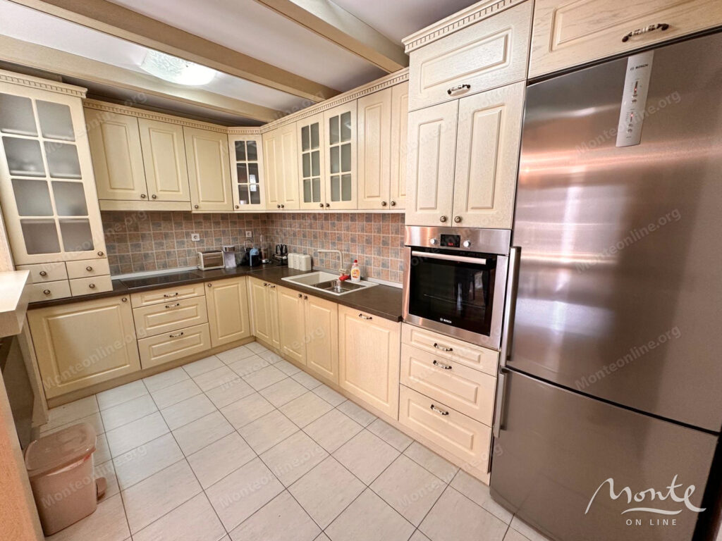 meblirovannaya kvartira s 2 spalnyami v czentre podgoriczy 03