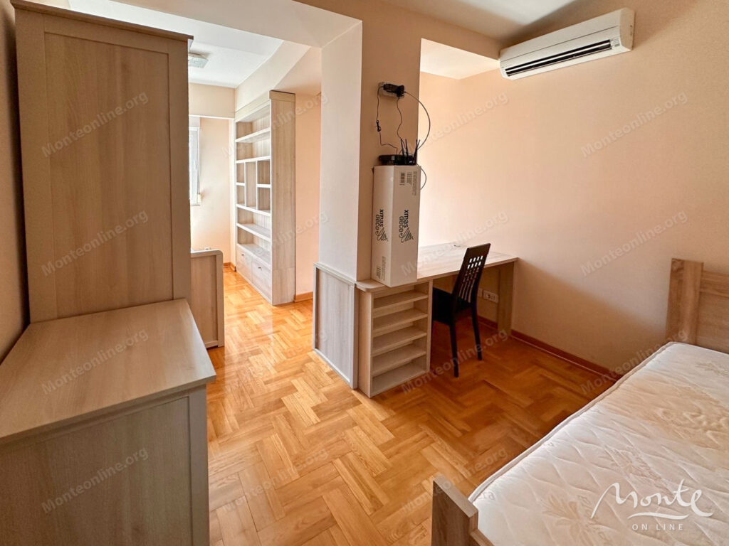 meblirovannaya kvartira s 2 spalnyami v czentre podgoriczy 06