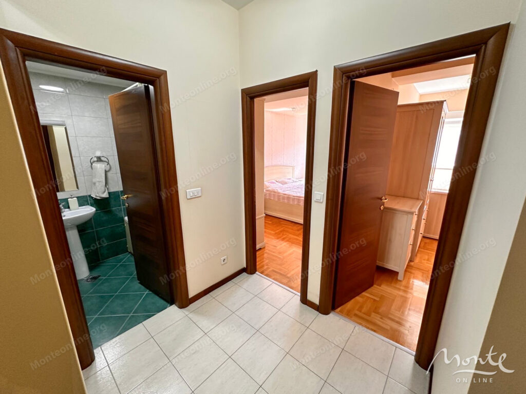 meblirovannaya kvartira s 2 spalnyami v czentre podgoriczy 09