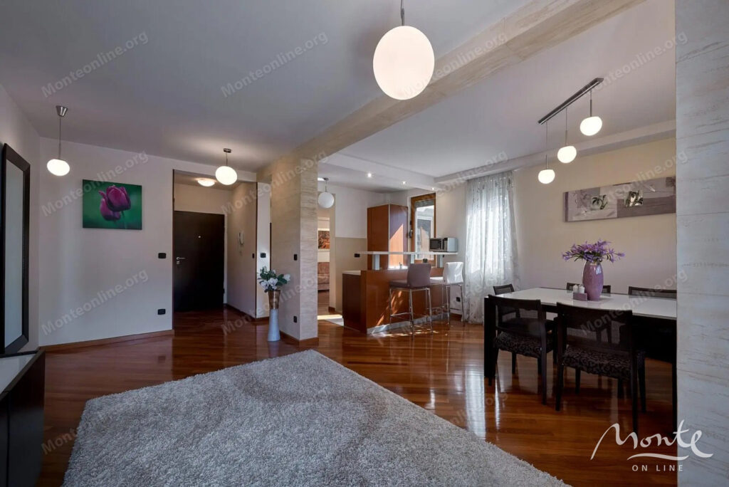 sovremennaya kvartira s 3 spalnyami i parkingom v czentre budvy 04