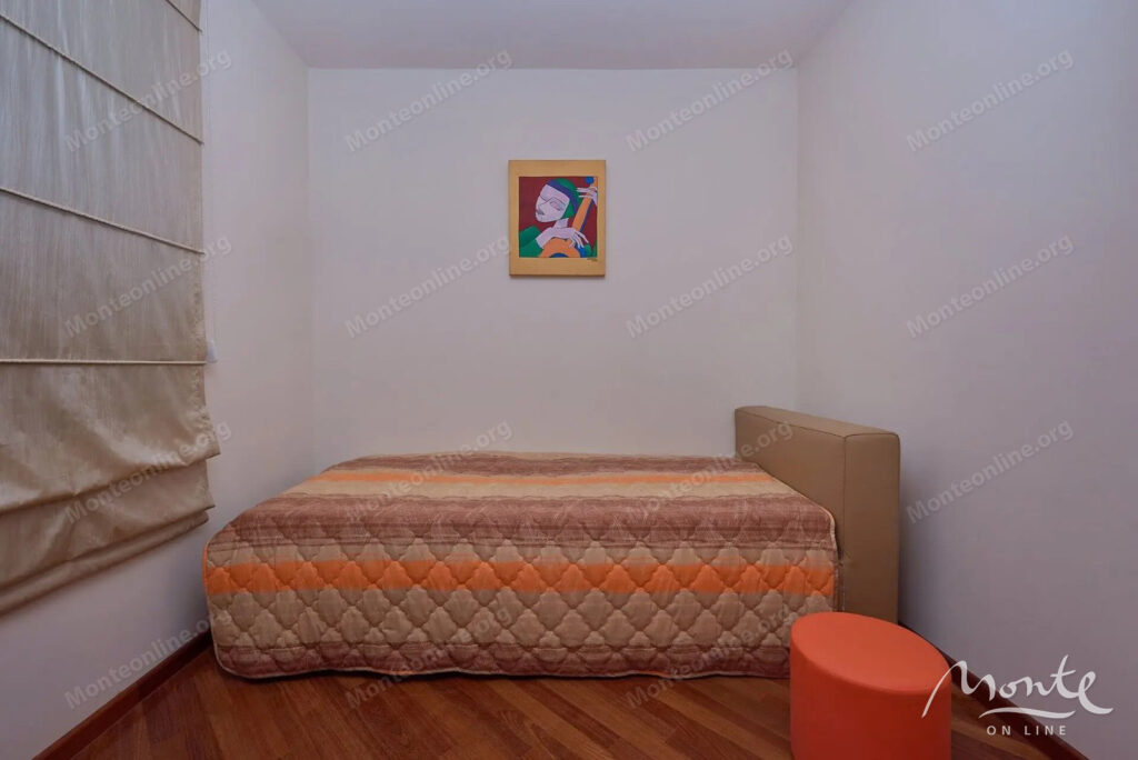 sovremennaya kvartira s 3 spalnyami i parkingom v czentre budvy 12