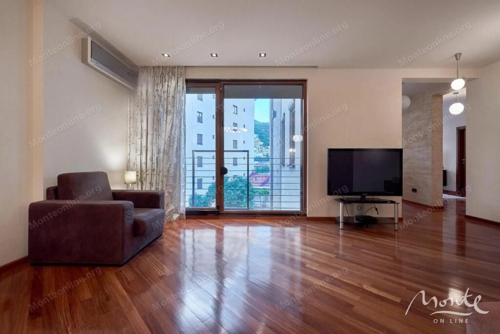 sovremennaya kvartira s 3 spalnyami i parkingom v czentre budvy 14