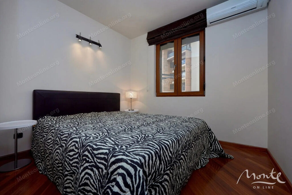 sovremennaya kvartira s 3 spalnyami i parkingom v czentre budvy 19