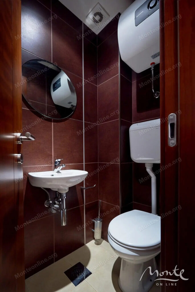 sovremennaya kvartira s 3 spalnyami i parkingom v czentre budvy 23