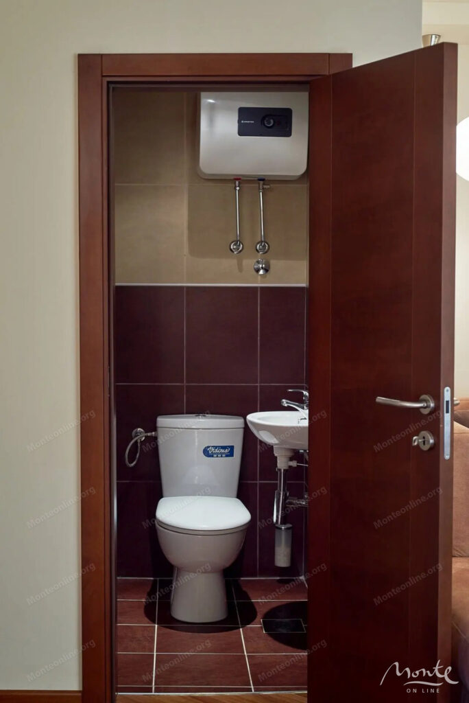 sovremennaya kvartira s 3 spalnyami i parkingom v czentre budvy 27