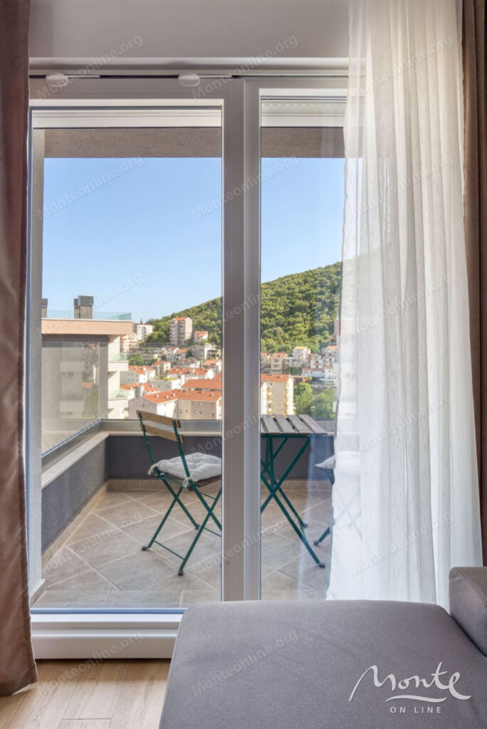 uyutnaya kvartira s 1 spalnej v sovremennom komplekse old bakery v budve 09