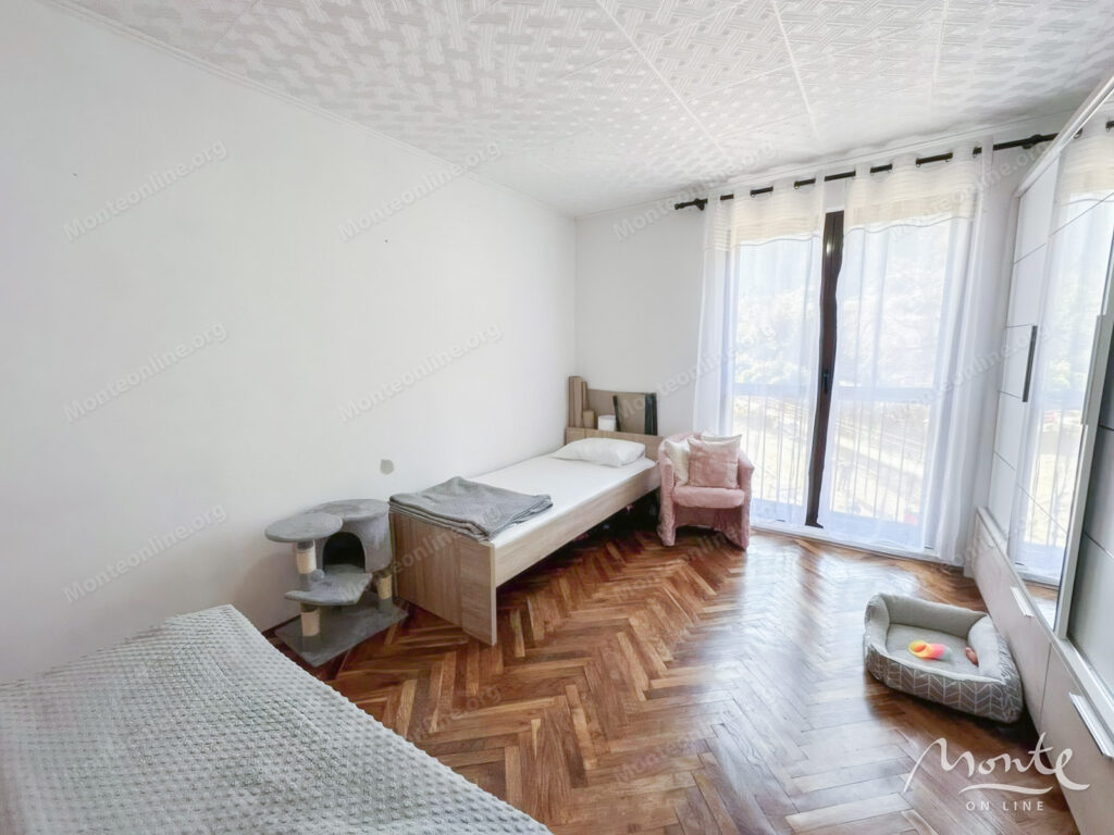 uyutnaya kvartira s 1 spalnej v spokojnoj chasti kotora 05