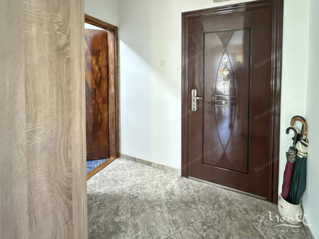 uyutnaya kvartira s 1 spalnej v spokojnoj chasti kotora 11