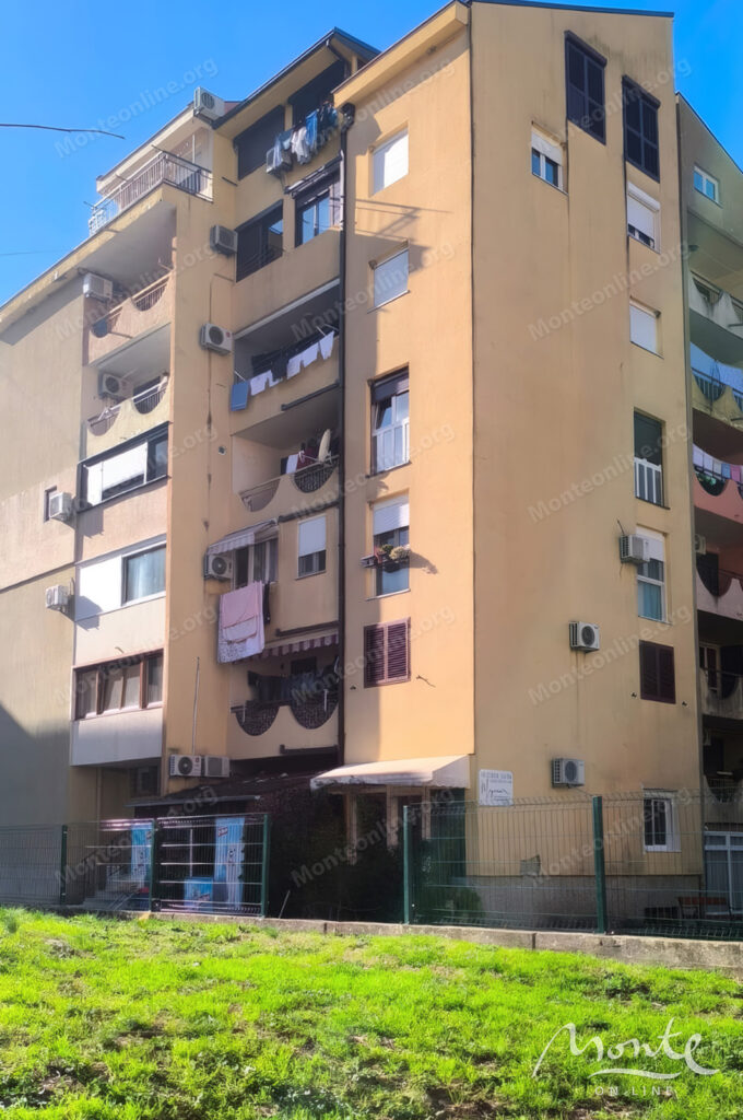 uyutnaya kvartira s 1 spalnej v spokojnoj chasti kotora 14