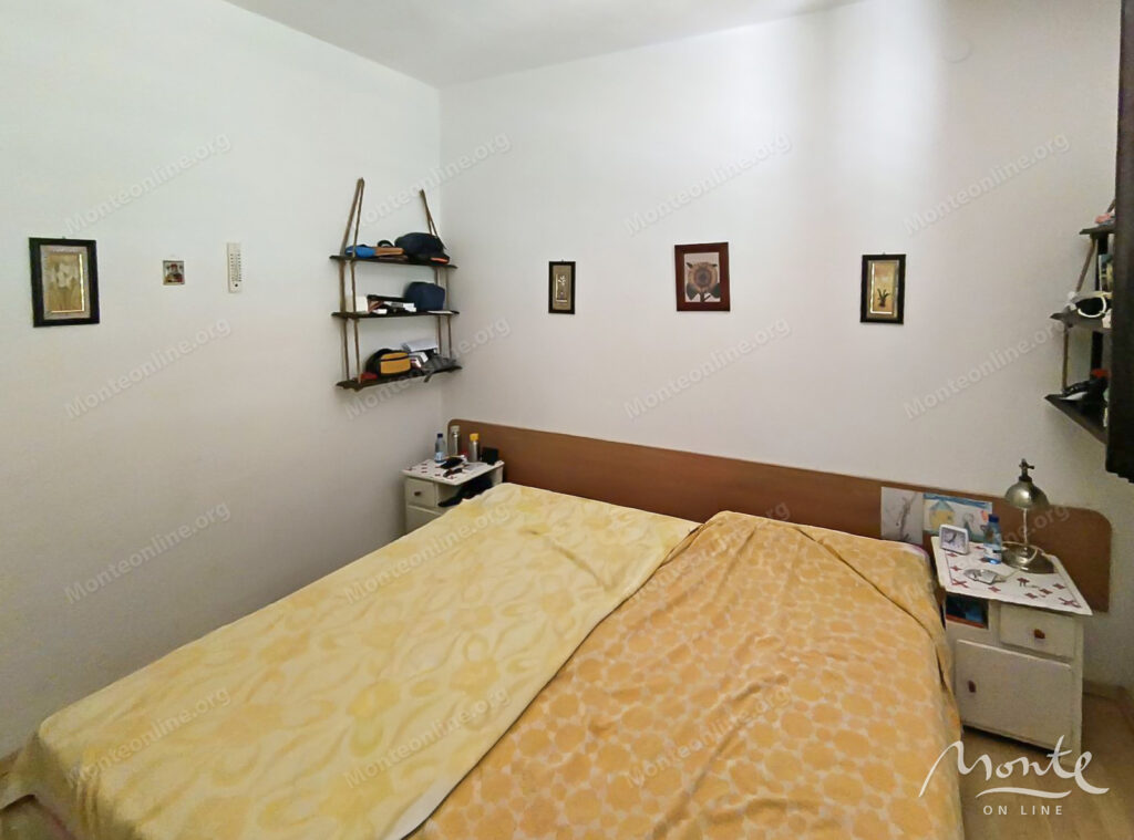 dom v 30 metrah ot morya s garazhom v stolive kotor 09