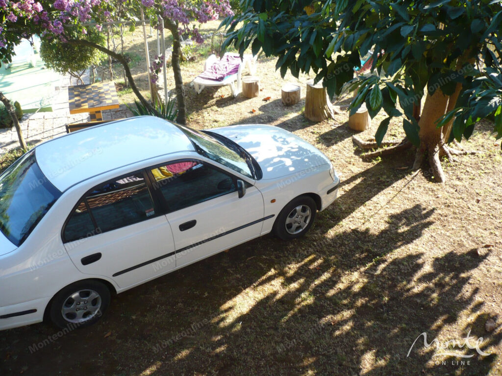 dom v 30 metrah ot morya s garazhom v stolive kotor 15