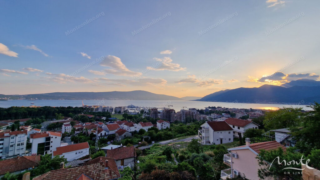 eksklyuzivnaya eko villa s panoramnymi vidami na boko kotorskij zaliv v tivate 21