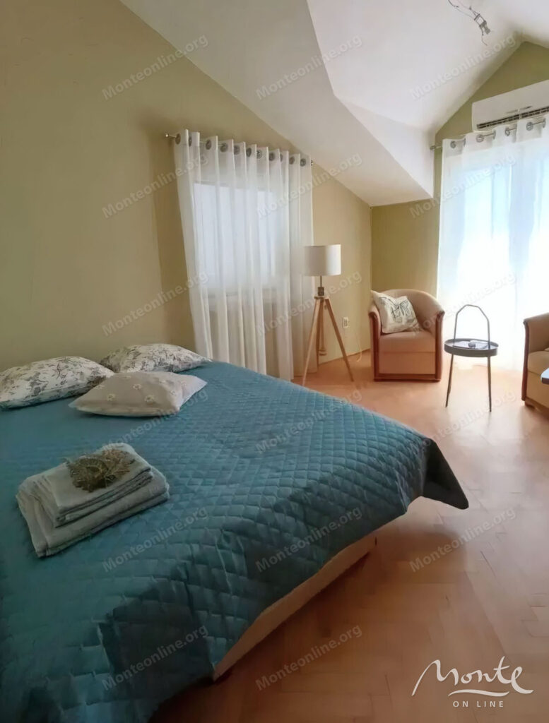 elegantnaya kvartira s 3 spalnyami kaminom i panoramnoj terrasoj u vhoda v boko kotorskij zaliv 24