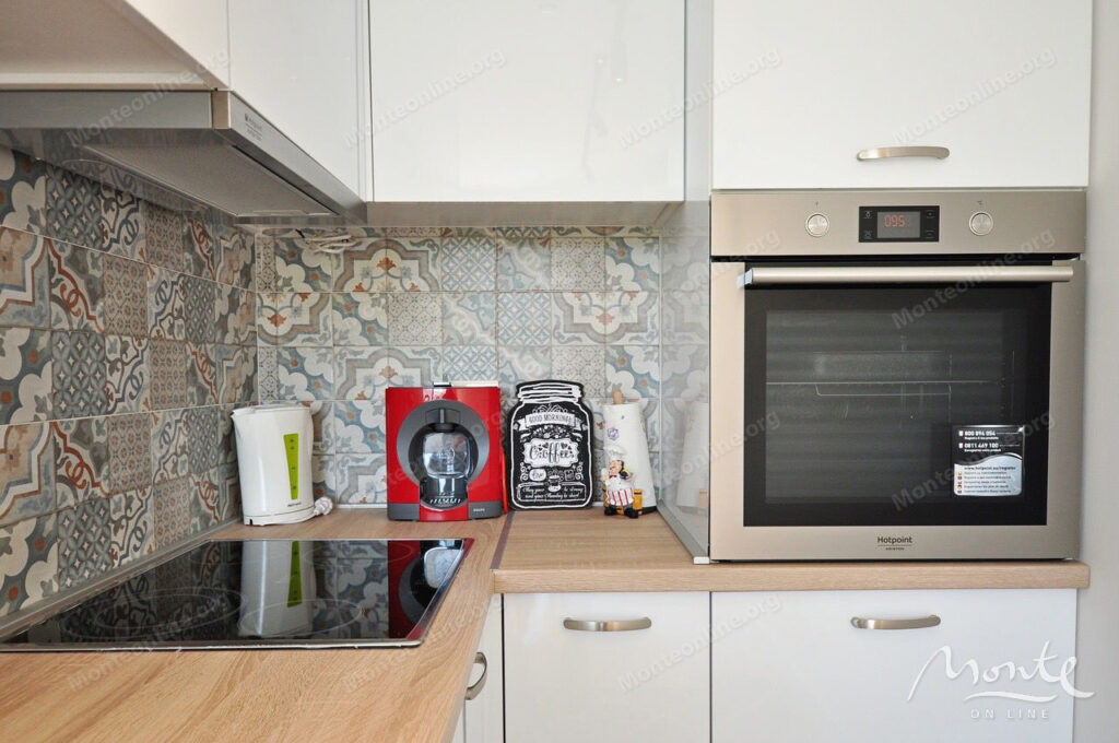 elegantnaya rezidencziya s panoramnym vidom na more v dobrote 10