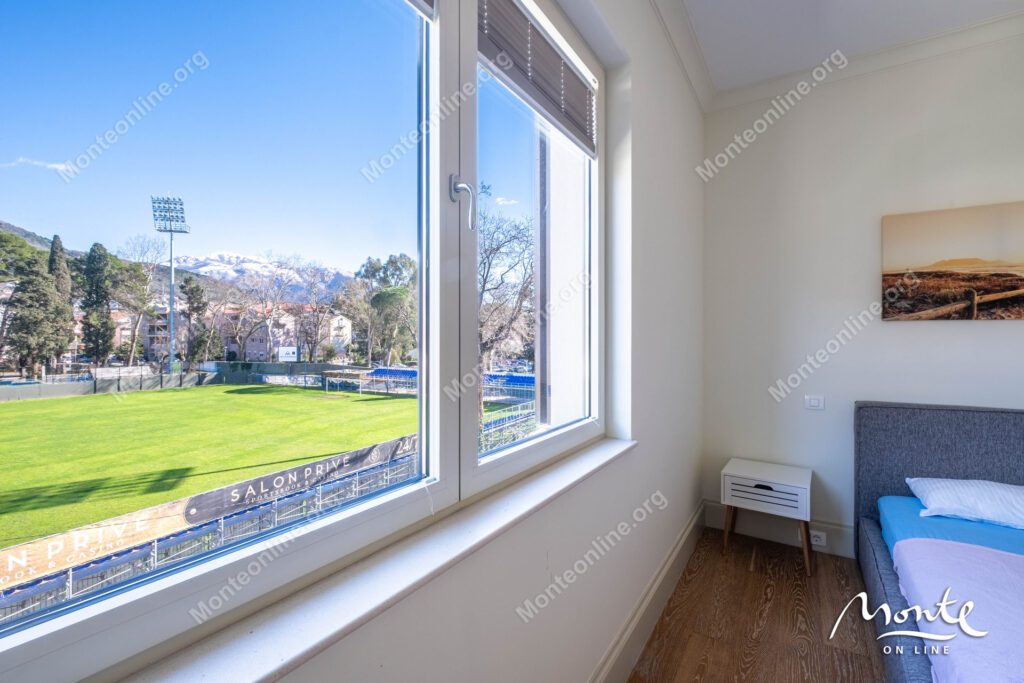 elitnyj dvuhurovnevyj apartament v serdcze porto montenegro tivat 13