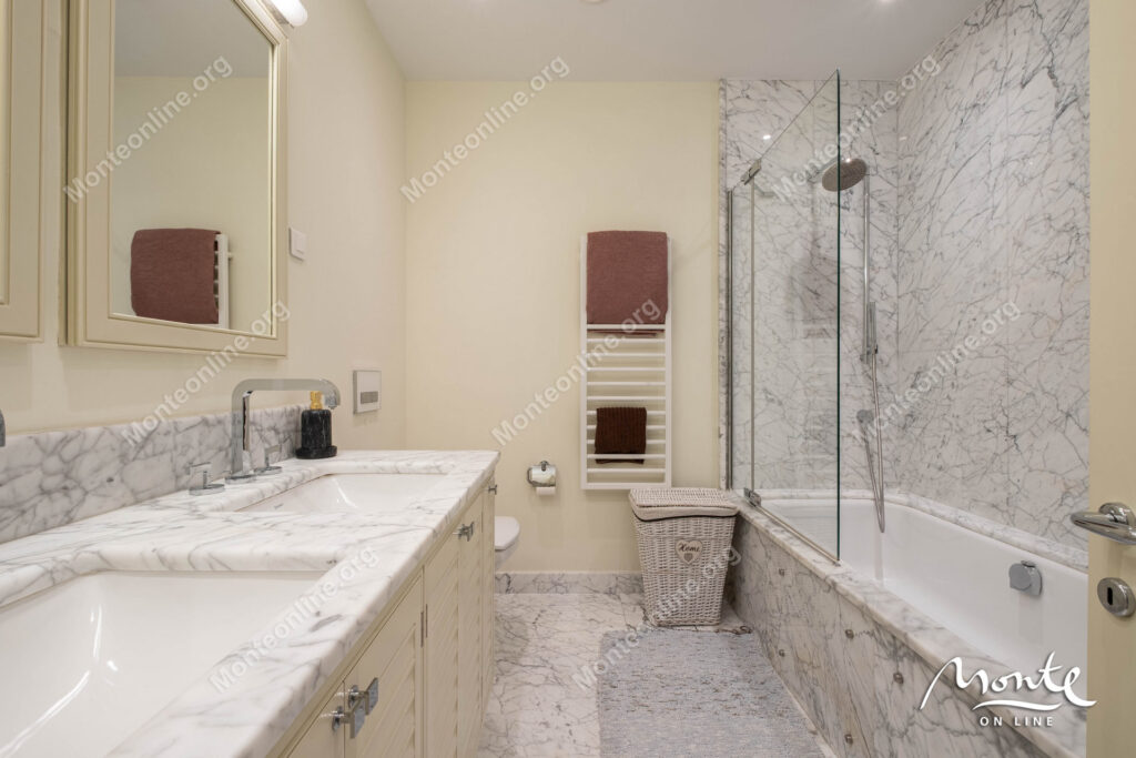 elitnyj dvuhurovnevyj apartament v serdcze porto montenegro tivat 16