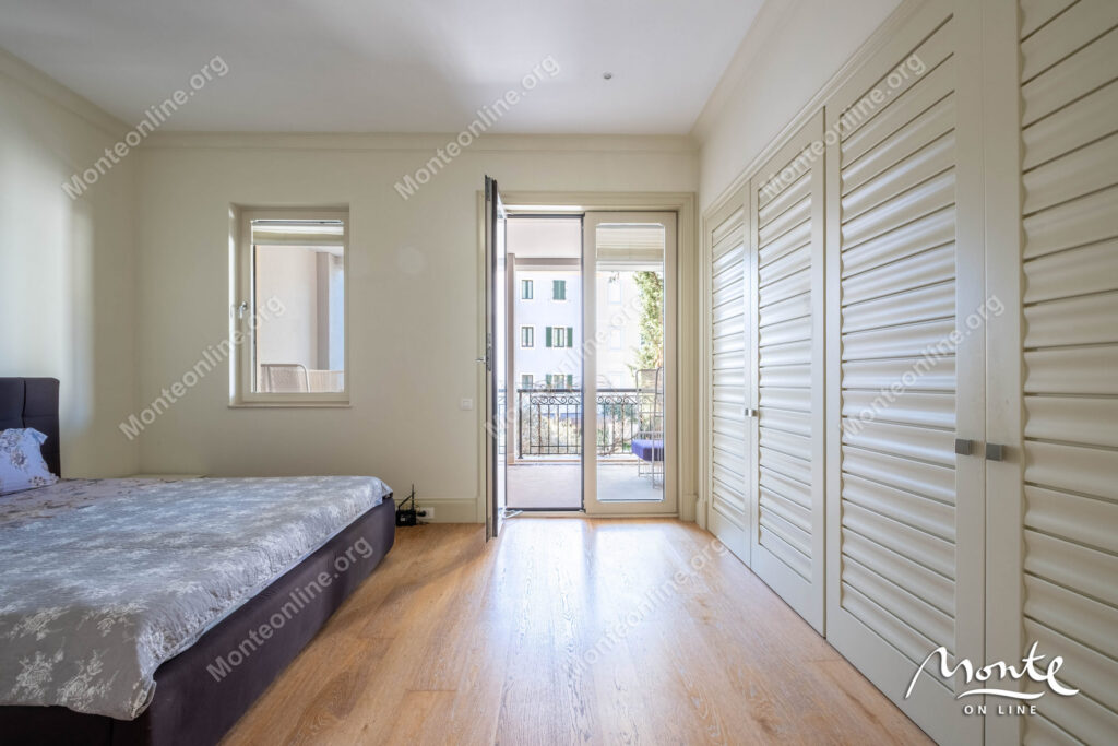 elitnyj dvuhurovnevyj apartament v serdcze porto montenegro tivat 17