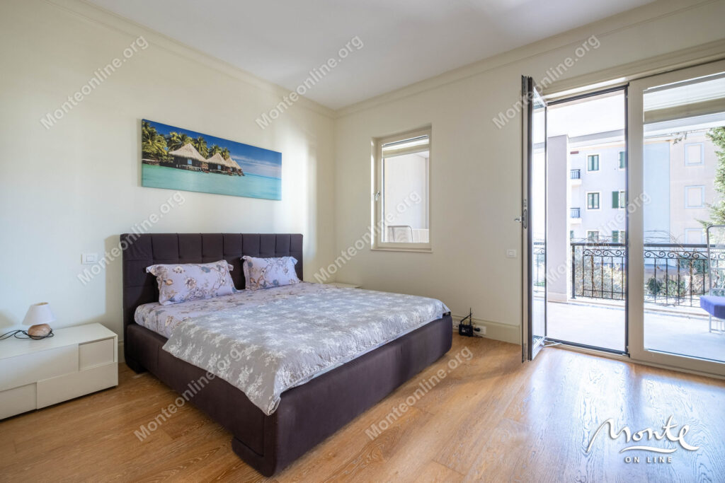 elitnyj dvuhurovnevyj apartament v serdcze porto montenegro tivat 18