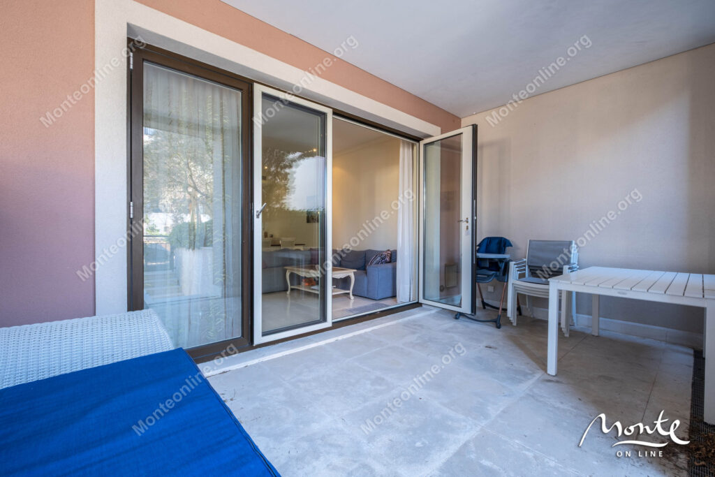 elitnyj dvuhurovnevyj apartament v serdcze porto montenegro tivat 26