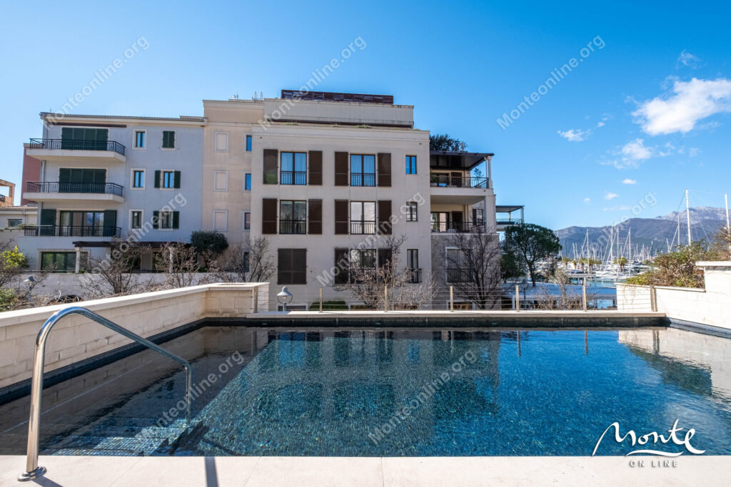 elitnyj dvuhurovnevyj apartament v serdcze porto montenegro tivat 30