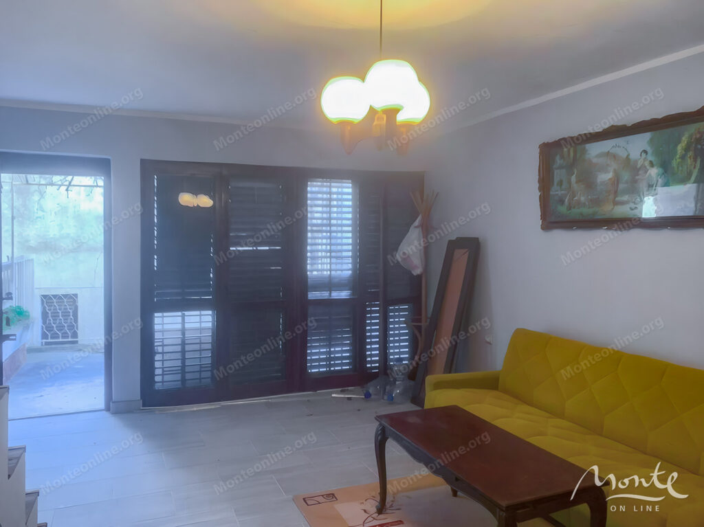 komfortnyj taunhaus s terrasoj v zhilom rajone sutomore 06