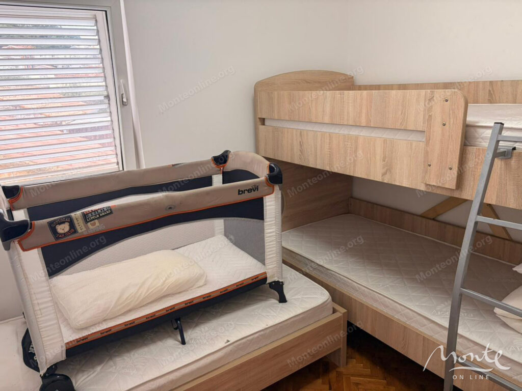 kvartira s 1 spalnej v sveti stefane s vidom na more 04