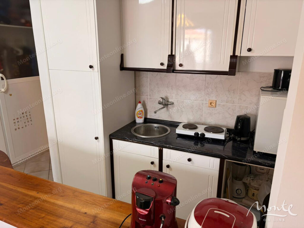 kvartira s 1 spalnej v sveti stefane s vidom na more 06