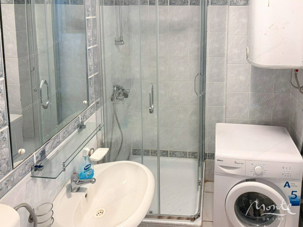 kvartira s 1 spalnej v sveti stefane s vidom na more 08