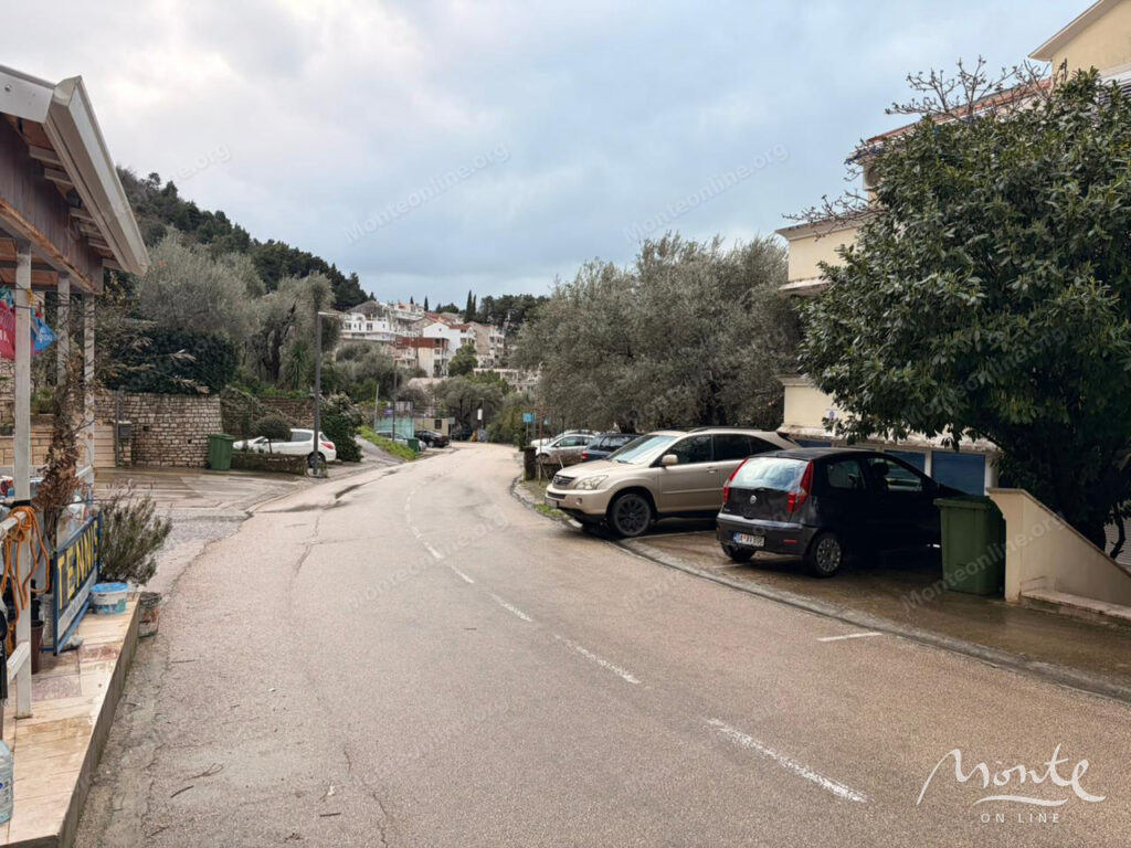 kvartira s 1 spalnej v sveti stefane s vidom na more 10