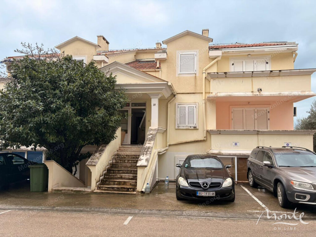 kvartira s 1 spalnej v sveti stefane s vidom na more 11