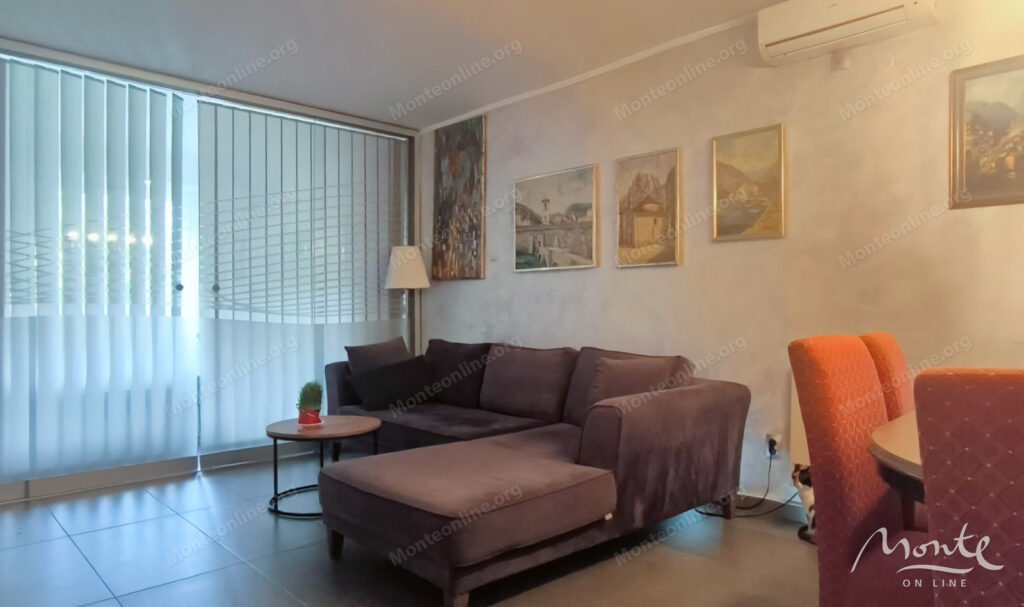 kvartira s 2 spalnyami na pervoj linii v dobrote 04