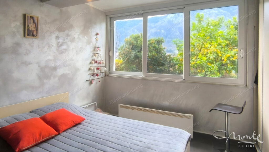 kvartira s 2 spalnyami na pervoj linii v dobrote 09