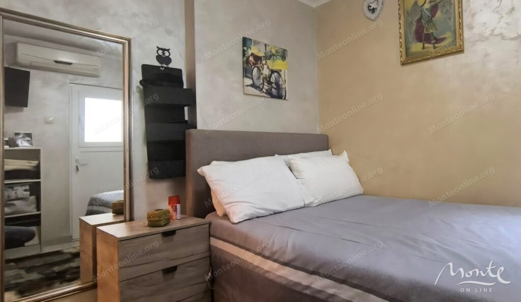 kvartira s 2 spalnyami na pervoj linii v dobrote 11