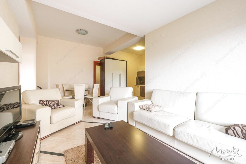 kvartira s 4 spalnyami na pervoj linii u morya v igalo herczeg novi ap2 09