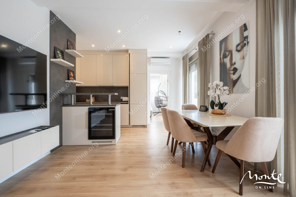 novyj apartament s 2 spalnyami i prostornoj terrasoj v rajone mrchevacz tivat 05