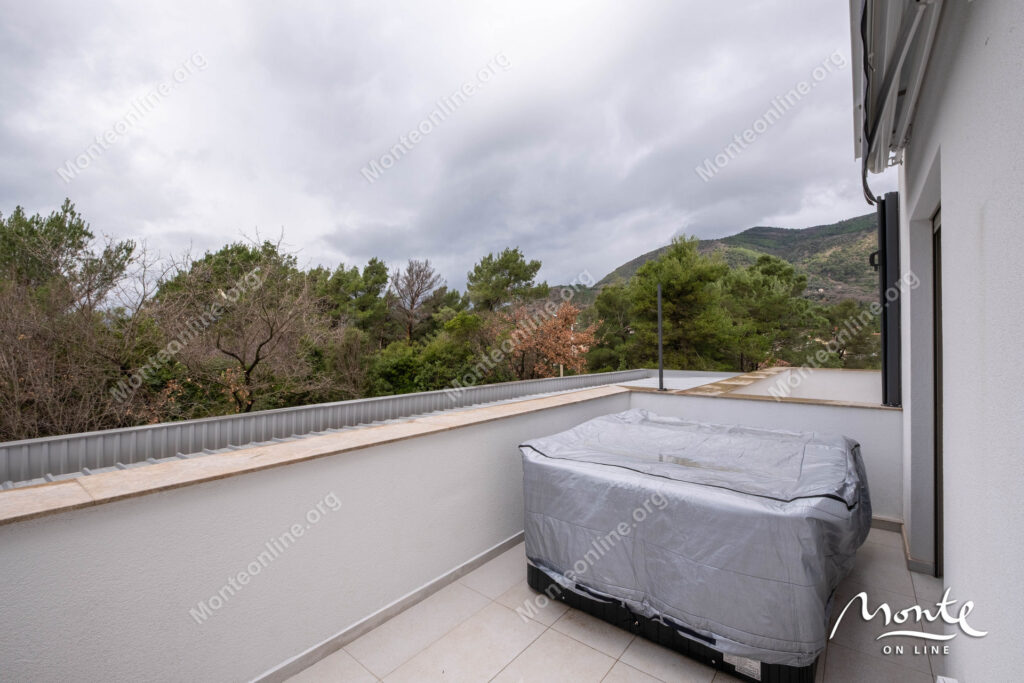 novyj apartament s 2 spalnyami i prostornoj terrasoj v rajone mrchevacz tivat 29