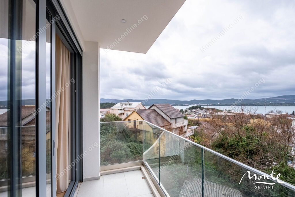 novyj apartament s 2 spalnyami v sovremennom zhilom dome v tivate 30