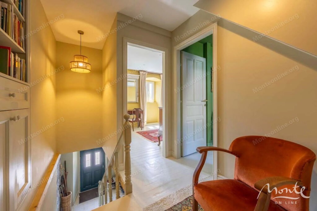 otrestavrirovannyj kamennyj dom s vidom na more v dzhurichi kotorskij zaliv 14